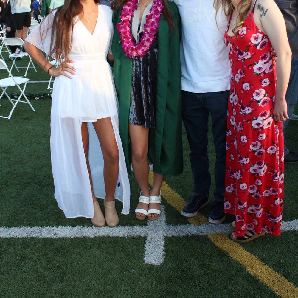 White romper - Picture 8 of 8